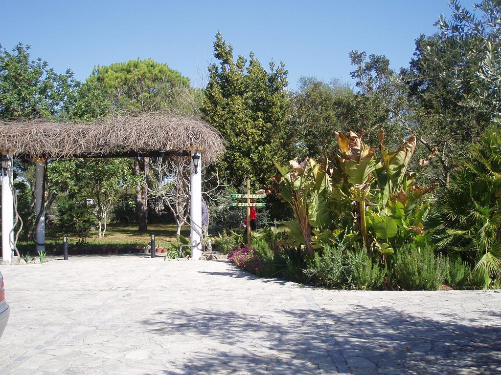 Cortijo Los Monteros Hotel Benalup-Casas Viejas Exterior photo