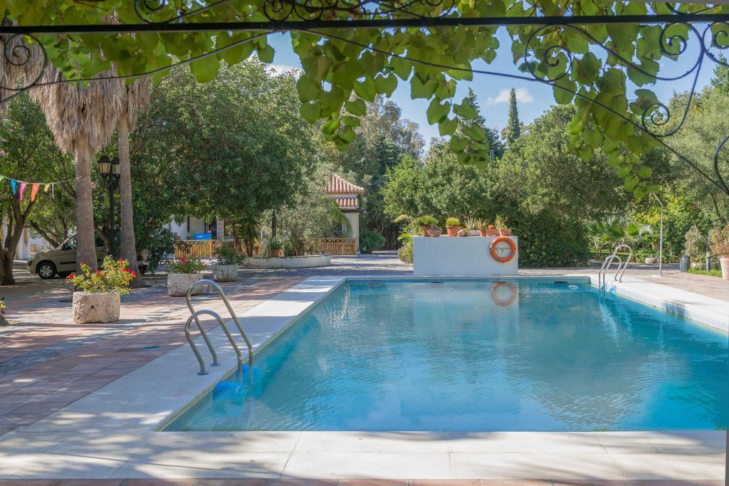 Cortijo Los Monteros Hotel Benalup-Casas Viejas Exterior photo